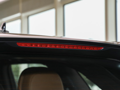 2023款 4.0T V8 长轴距雅度版