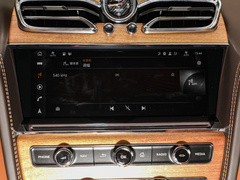2023款 4.0T V8 长轴距雅度版