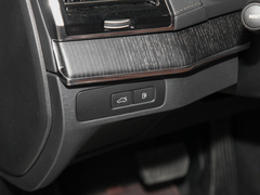 2023款 T8 RECHARGE 智尊豪华版 7座