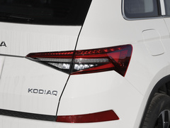 2023款 TSI330 5座两驱奢享版