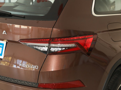 2023款 TSI330 5座两驱奢享版
