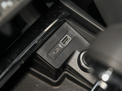 2023款 TSI330 5座两驱奢享版