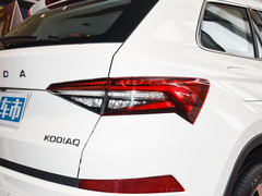 2023款 TSI330 7座两驱奢享版