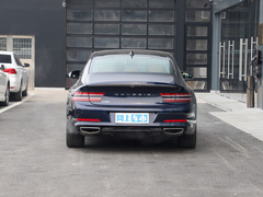 2023款 2.5T 后驱豪华版