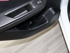 2023¿î ÖÜÄê¿î 301km °×ÓñÀ¼ 45kW