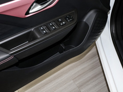 2023¿î ÖÜÄê¿î 301km °×ÓñÀ¼ 45kW