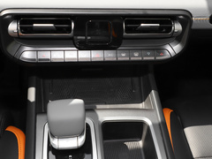 2024款 2.0T 城市猎人版 先锋型