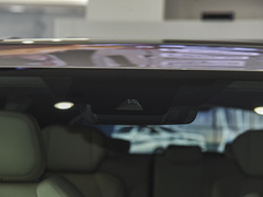 2022款 2.5L混动 尊爵版