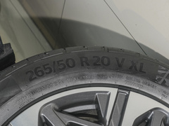 2023款 2.0T 暴走旗舰版 7座
