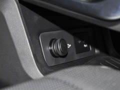 2023款 2.0T 穿越豪华版 7座