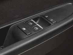 2022款 1.6L 标轴创富型 7座