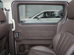 2022款 1.6L 标轴商务型 7座