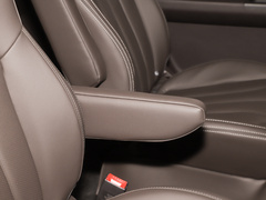 2022款 1.6L 标轴商务型 7座