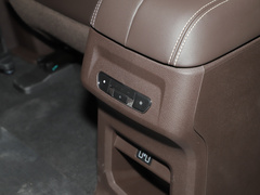 2022款 1.6L 标轴商务型 7座