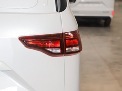 2022款 1.6L 长轴创业版 2座