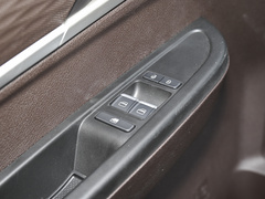 2022款 1.6L 长轴创富型 7座
