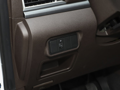 2022款 1.6L 长轴创富型 7座