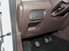 2022款 1.6L 长轴创富型 9座