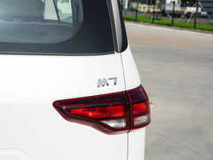 2022款 1.6L 长轴创富型 9座
