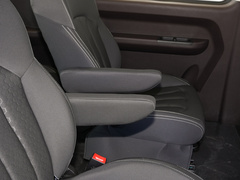 2022款 1.6L 长轴创富型 9座