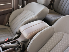 2022款 1.6L 长轴创富型 9座