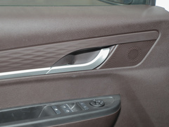 2022款 1.6L 长轴创享型 7座