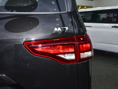 2022款 2.0L 长轴创富型 7座