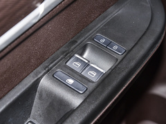 2022款 2.0L 长轴创富型 7座