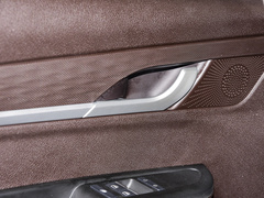2022款 2.0L 长轴创富型 7座