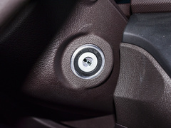 2022款 2.0L 长轴创富型 7座