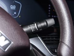 2022款 2.0L 长轴创富型 7座