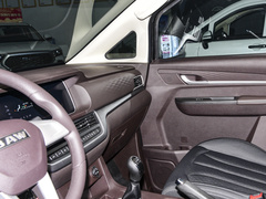 2022款 2.0L 长轴创富型 7座