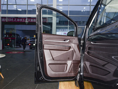 2022款 2.0L 长轴创富型 7座