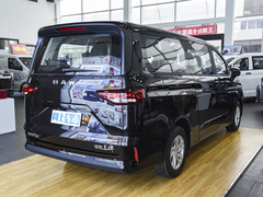 2022款 2.0L 长轴商务型 9座