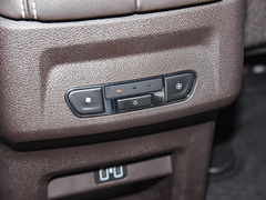 2022款 2.0L 长轴商务型 9座