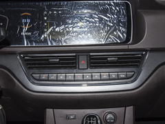 2022款 2.0L 长轴商务型 9座