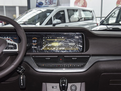 2022款 2.0L 长轴商务型 9座