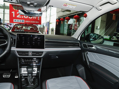 2023款 改款 330TSI 两驱尊崇旗舰版