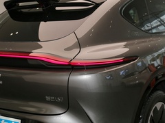 2023款 100kWh Lux四驱版