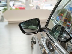 2023款 100kWh Lux四驱版