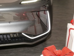 2023款 100kWh Lux四驱版