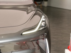 2023款 100kWh Lux四驱版