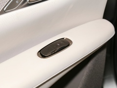 2023款 100kWh Lux四驱版