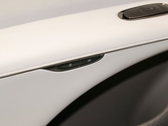 2023款 100kWh Lux四驱版