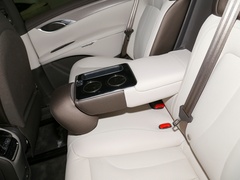 2023款 100kWh Lux四驱版