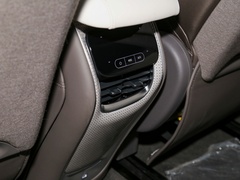 2023款 100kWh Lux四驱版