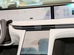 2023款 100kWh Lux四驱版