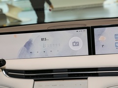 2023款 100kWh Lux四驱版