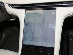 2023款 100kWh Lux四驱版
