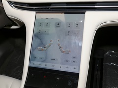 2023款 100kWh Lux四驱版